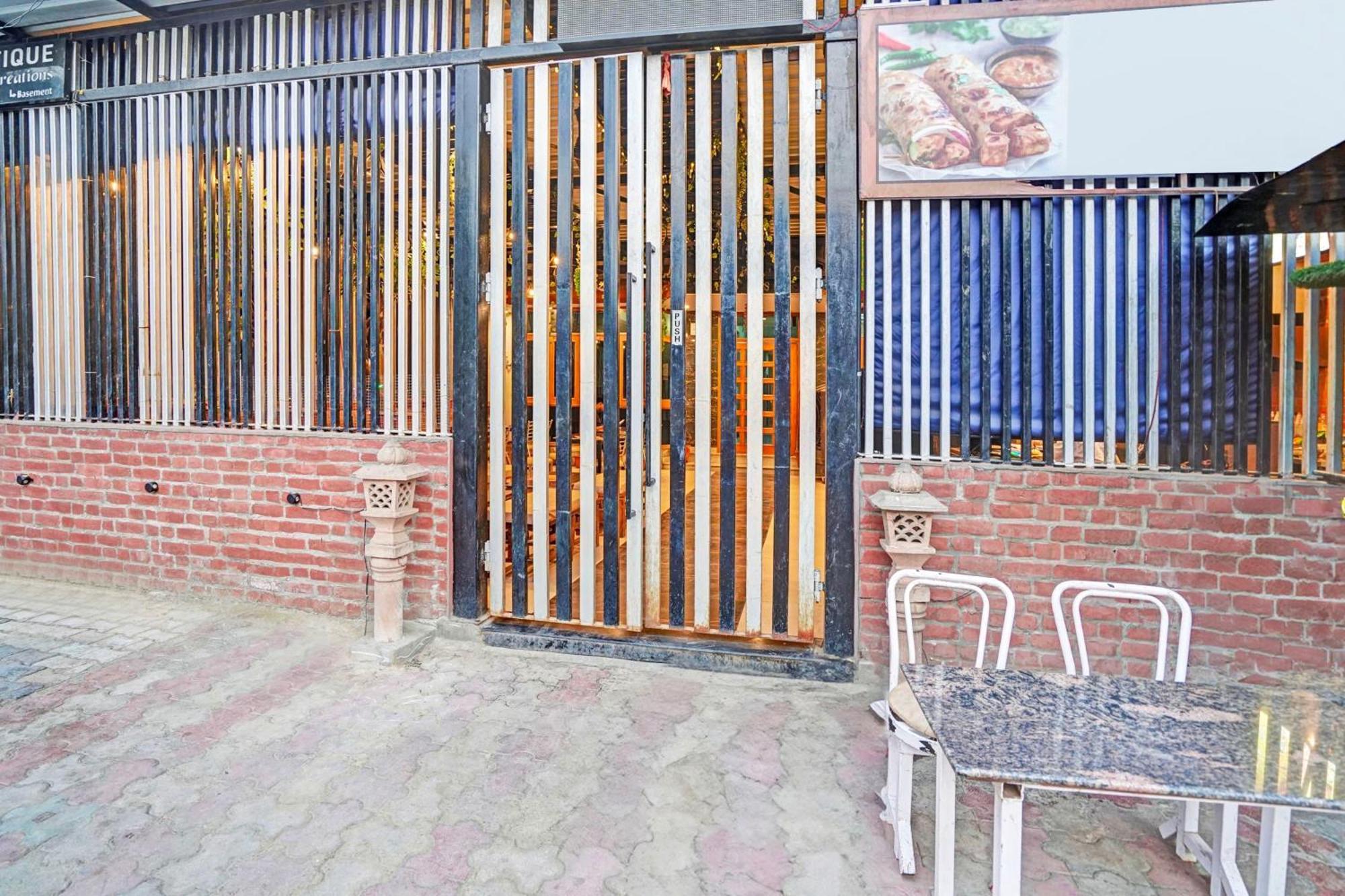 Super Collection O Mathura Near Railway Station Exterior photo